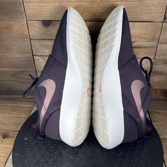 Nike Roshe One Port Wine Metallic Purple Womens Size 9 Running Shoes - Picture 8 of 10